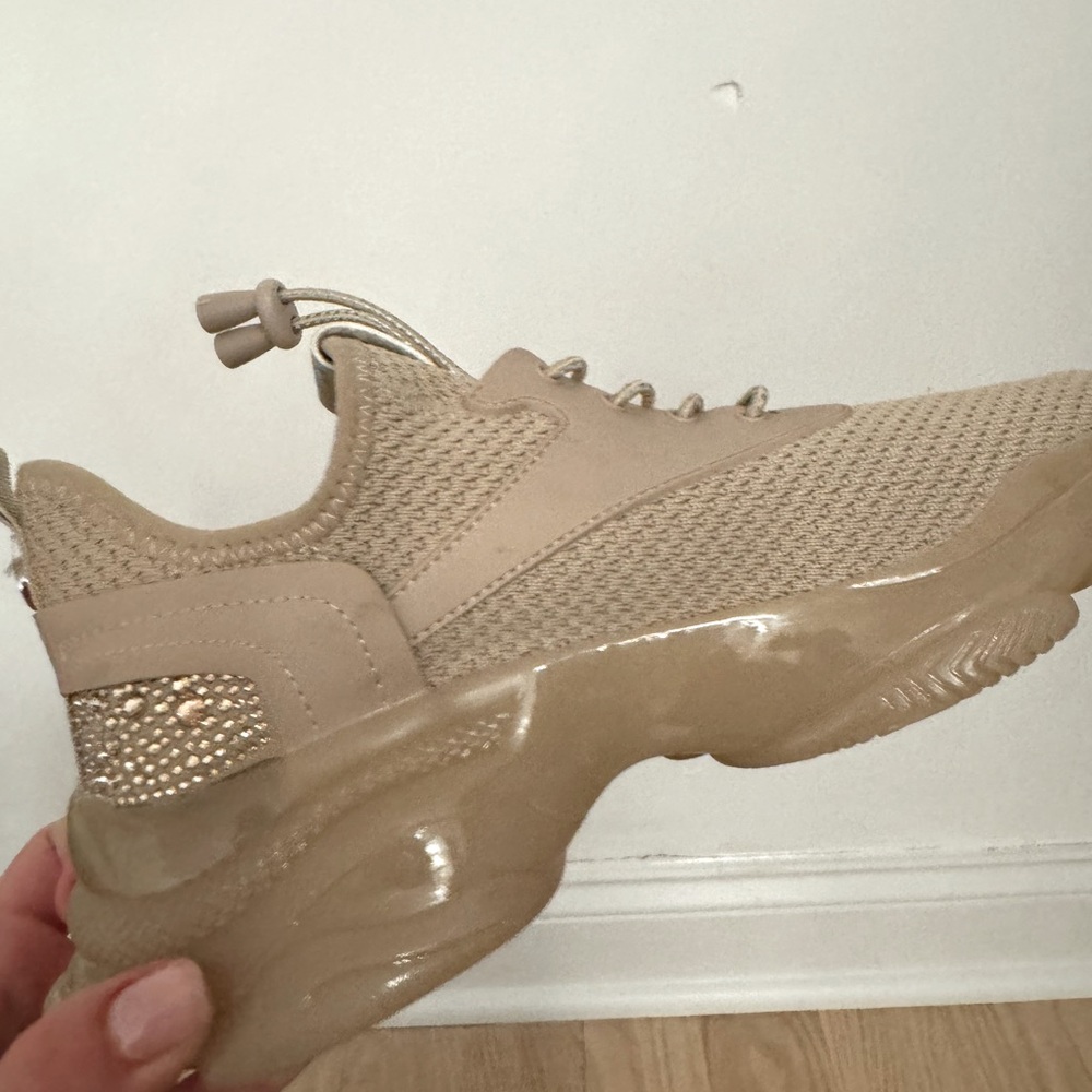 Steve madden cream sneakers, very pretty with rhinestones on the side